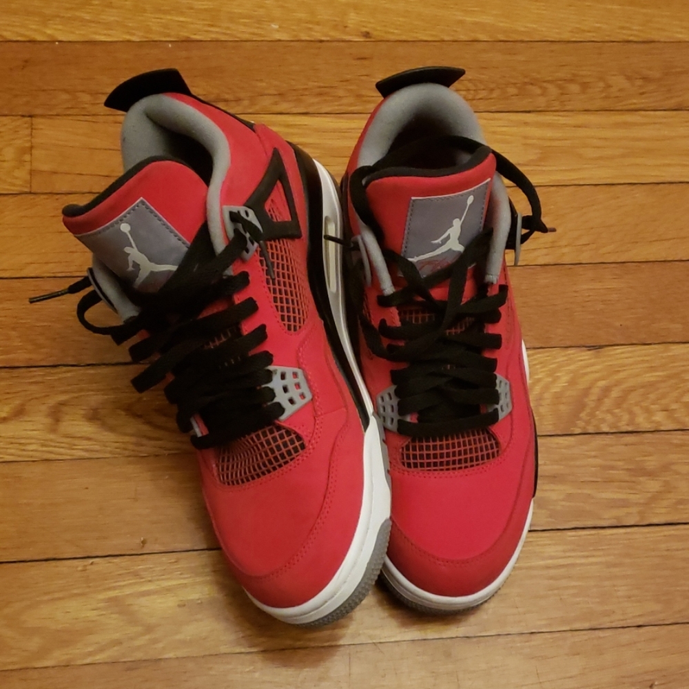 Red Jordan IIIs